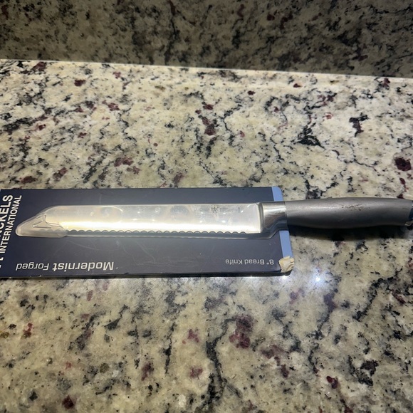 Mundial Serrated Bread Knife with Black Handle - Picture 1 of 8